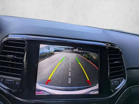 Used 2021 Jeep Grand Cherokee Limited w/ Trailer Tow Group IV image 15