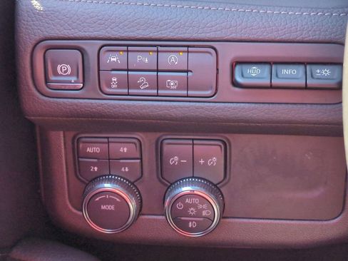Certified 2024 GMC Yukon XL Denali AWD/4WD image 17
