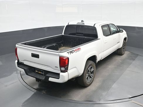 Used 2019 Toyota Tacoma TRD Sport AWD/4WD image 21