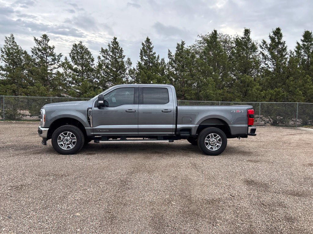 Used 2026 Ford F250 Lariat AWD/4WD image 3
