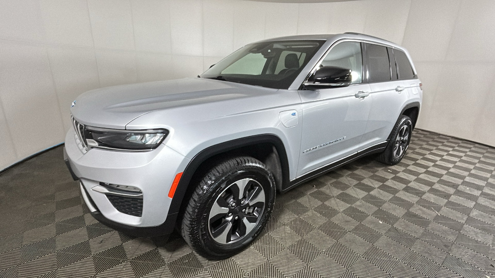 Used 2024 Jeep Grand Cherokee Limited 4xe AWD/4WD image 7