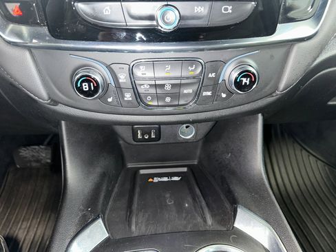 Certified 2023 Chevrolet Traverse LT image 14