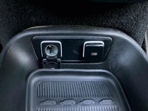 Used 2020 Chrysler Pacifica Touring w/ S Appearance Package FWD image 28