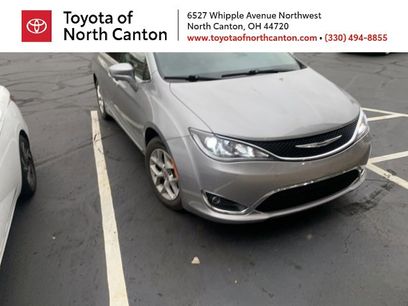 Used 2017 Chrysler Pacifica Touring-L w/ Tire & Wheel Group