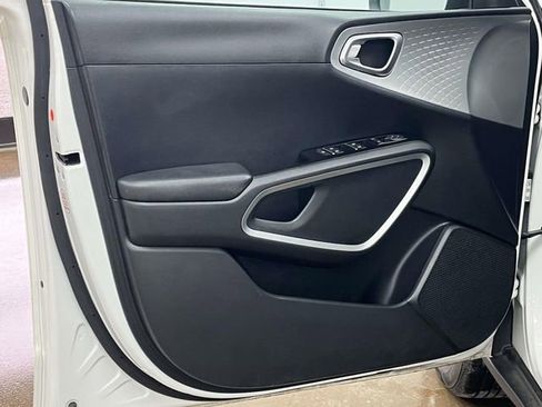 Used 2022 Kia Soul LX w/ Technology Package image 14