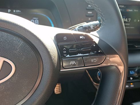 Certified 2025 Hyundai Elantra Sport FWD image 20