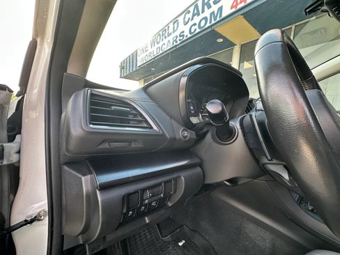 Used 2021 Subaru Crosstrek 2.5i Sport w/ Moonroof Package AWD/4WD image 12