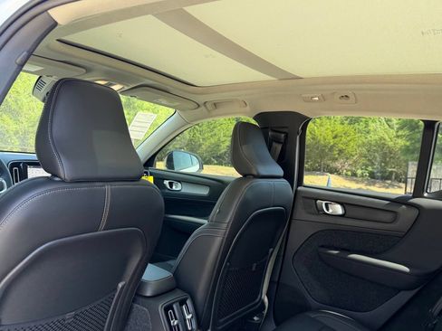 New 2026 Volvo XC40 B5 Core w/ Protection Package Premier AWD/4WD image 23