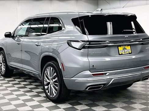Used 2025 Buick Enclave Avenir w/ Super Cruise Package AWD/4WD image 3