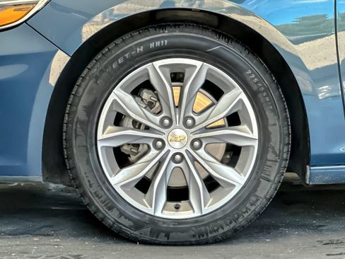 Used 2025 Chevrolet Malibu LT FWD image 23