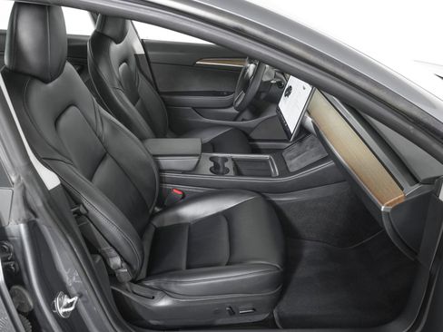 Used 2023 Tesla Model 3 Performance image 9