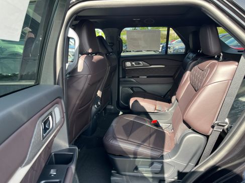 New 2026 Ford Explorer Platinum w/ LUX Leather Package AWD/4WD image 11