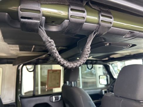 Used 2021 Jeep Wrangler Unlimited Sport image 28