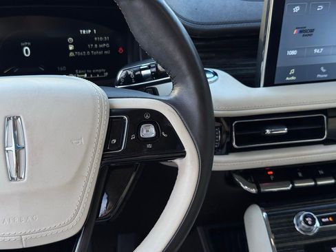 Used 2023 Lincoln Aviator Black Label w/ Jet Package image 16