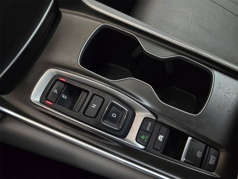 Used 2019 Honda Accord EX image 18