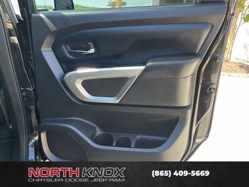 Used 2018 Nissan Titan SV AWD/4WD image 21