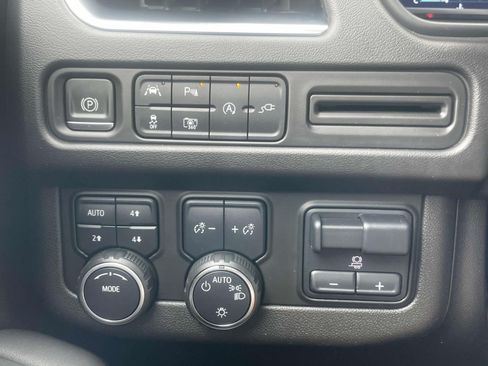 Used 2022 Chevrolet Tahoe LT w/ Luxury Package AWD/4WD image 13