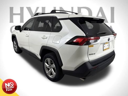 Used 2021 Toyota RAV4 XLE Premium image 5