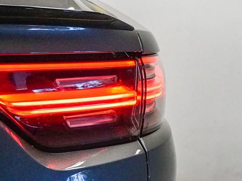 Certified 2022 Porsche Cayenne Turbo AWD/4WD image 11