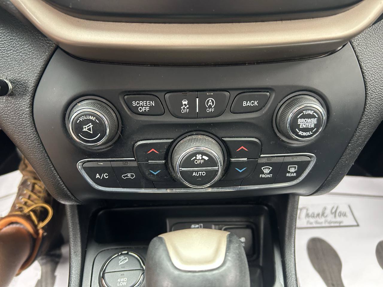 Used 2018 Jeep Cherokee Limited w/ Technology Group AWD/4WD image 26