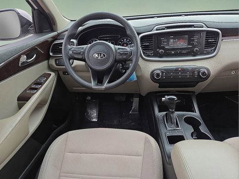 Used 2016 Kia Sorento LX image 19
