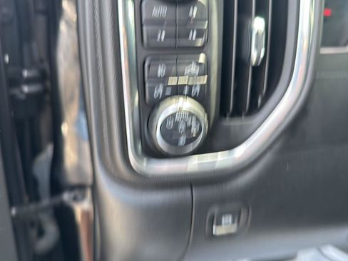 Used 2022 Chevrolet Silverado 1500 LT Trail Boss w/ LT Trail Boss Premium Package AWD/4WD image 18