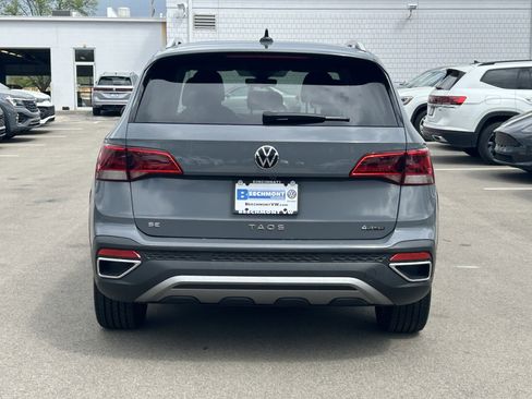 Used 2023 Volkswagen Taos SE w/ Black Wheel Package image 6