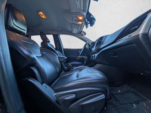 Used 2018 Jeep Cherokee Limited image 20