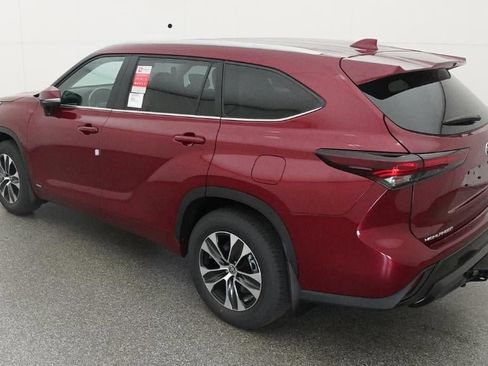 New 2026 Toyota Highlander XLE image 5