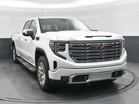 Used 2023 GMC Sierra 1500 Denali w/ Technology Package AWD/4WD image 8