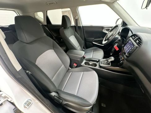 Certified 2023 Kia Soul LX w/ LX Technology Package FWD image 25