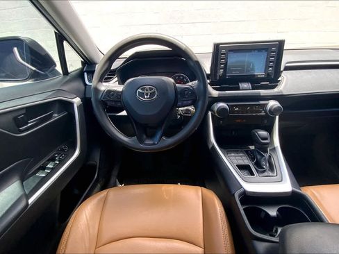Used 2020 Toyota RAV4 LE AWD/4WD image 14