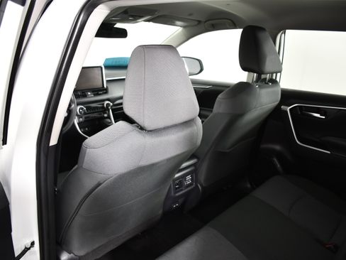 Used 2025 Toyota RAV4 XLE AWD/4WD image 47