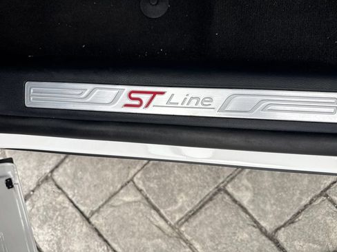 Used 2025 Ford Explorer ST-Line RWD image 23