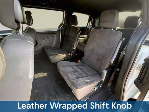 Used 2017 Dodge Grand Caravan SE image 22