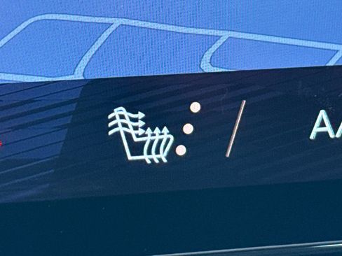 Certified 2025 Chevrolet Tahoe LT image 32