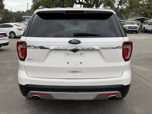 Used 2017 Ford Explorer XLT w/ Equipment Group 201A image 7