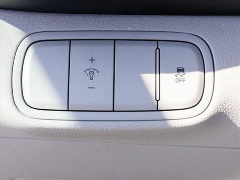 New 2025 Hyundai Venue SEL image 13