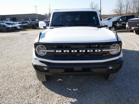 New 2026 Ford Bronco Outer Banks image 8