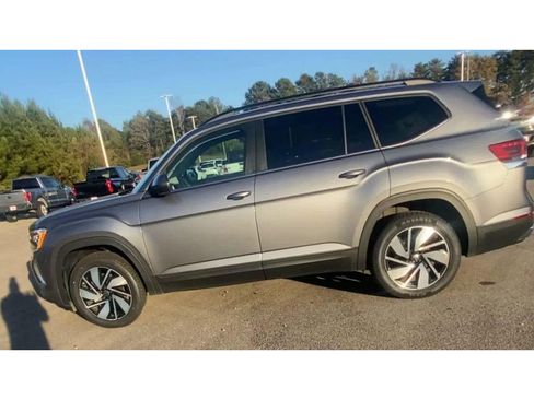 Used 2024 Volkswagen Atlas SE image 5