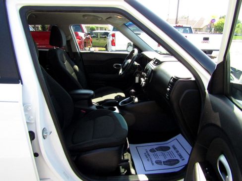 Used 2018 Kia Soul image 24