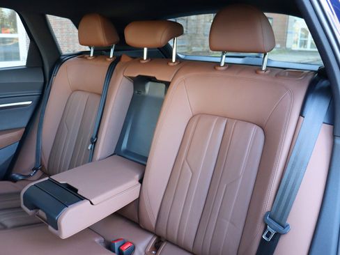 Used 2021 Audi e-tron Premium Plus w/ Premium Plus Package image 15