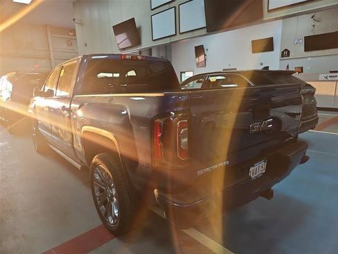 Used 2017 GMC Sierra 1500 Denali w/ Denali Ultimate Package image 6