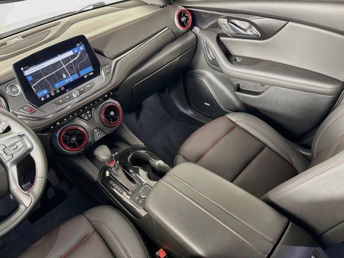 Used 2025 Chevrolet Blazer RS FWD image 28