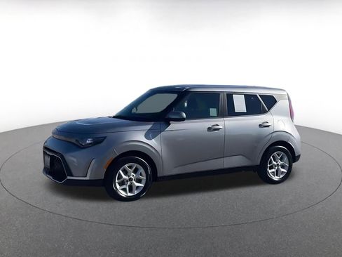 Used 2025 Kia Soul LX w/ LX Technology Package image 8