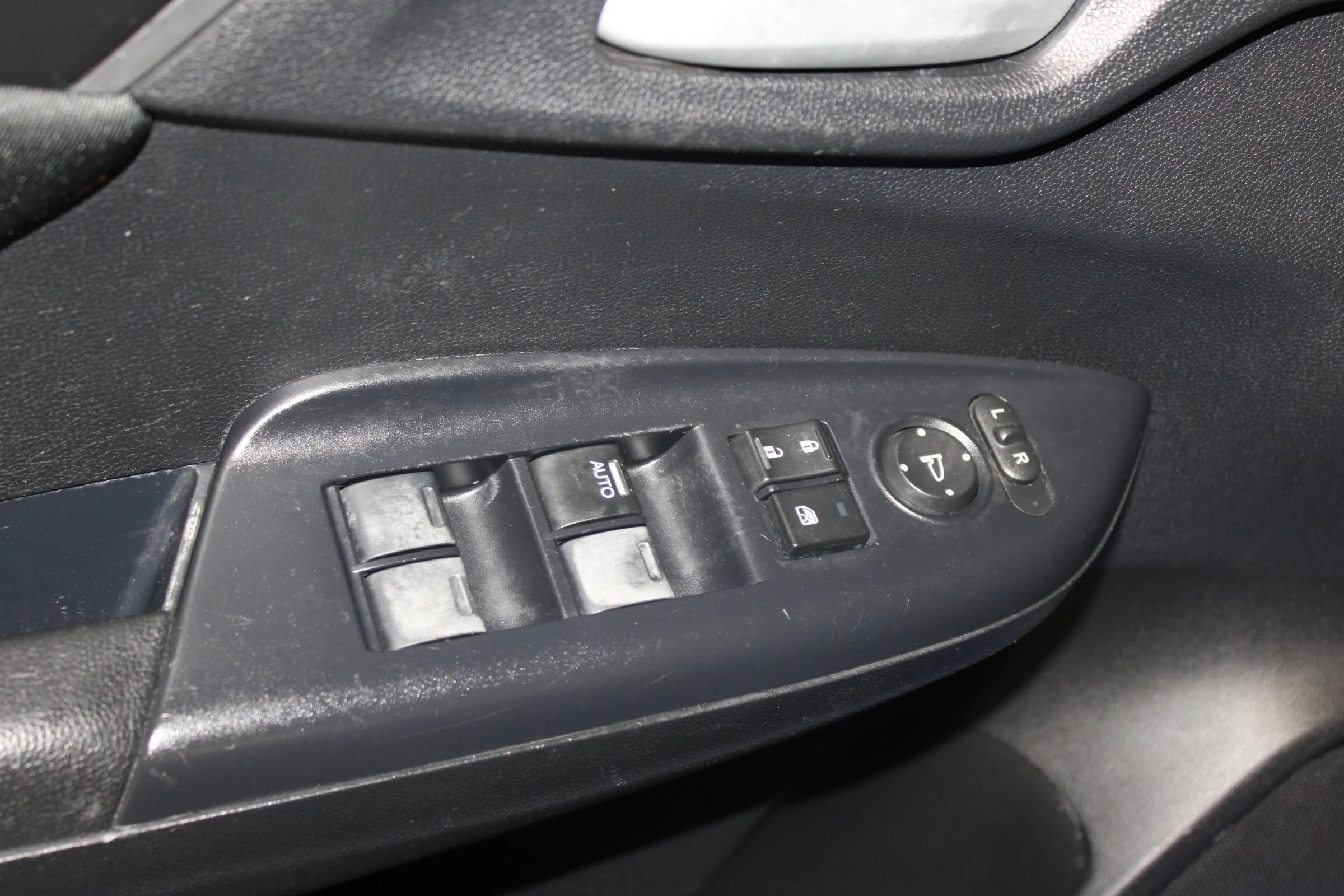 Used 2019 Honda Fit LX image 9