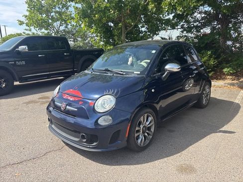 Used 2019 FIAT 500 Lounge FWD image 1