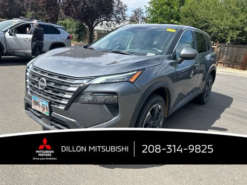 Used 2025 Nissan Rogue SV AWD/4WD image 16