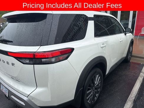 Certified 2023 Nissan Pathfinder SL w/ SL Premium Package AWD/4WD image 4