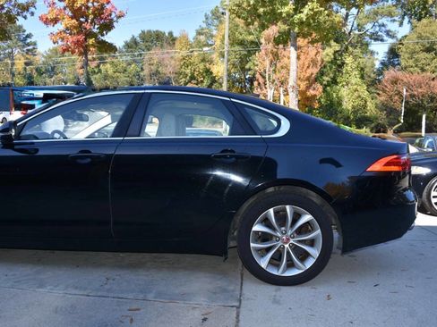Used 2017 Jaguar XF Premium image 26